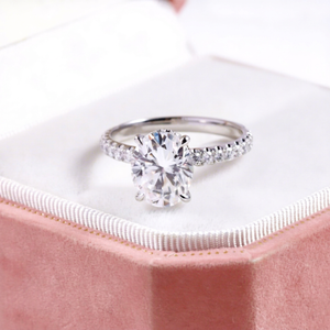 Ensemble de bagues de mariage Yu Ying personnalisé en or blanc 18 carats, couleur D, taille ovale, moissanite VVS, bijoux fins pour femmes - Product Image 1