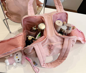 Borsa cosmetica da viaggio da donna rosa di grande capacità leggera da viaggio borsa per il trucco con impugnatura superiore con chiusura a cerniera - Product Image 3