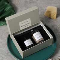 Luxuriöses Aromatherapie-Geschenkset aus Sojawachs-Kerze und Raumduftstäbchen für Weihnachten, Hochzeiten und Diwali, Hergestellt mit Gel-Paraffinwachs