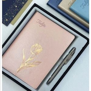 Set de Regalo de Cuaderno y Bolígrafo con Diseño Floral Rosa para Personalización de Marca Corporativa, Empaque Personalizado y Pedidos Promocionales al por Mayor - Product Image 1