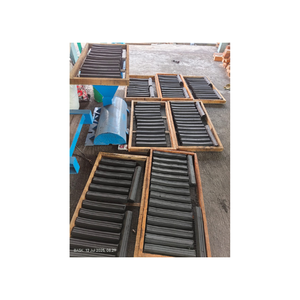 Las briquetas de carbón ofrecen un bajo contenido de ceniza (1.0%-3.0%) para un calor limpio y constante, mejorando su experiencia de barbacoa. - Product Image 1