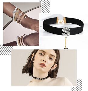 Ciondoli con lettere di strass bracciale con ciondoli con lettere di ciondoli con scritta scritta da donna - Product Image 5