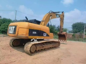 Excavatrice sur chenilles CAT 323D 23T d'occasion avec système hydraulique fiable pour travaux <span class=keywords><strong>de</strong></span> terrassement lourds, faible nombre d'heures <span class=keywords><strong>de</strong></span> fonctionnement - Product Image 2