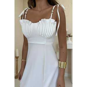 Robe de soirée longue en satin blanc en gros, taille XL, silhouette trapèze avec bonnets de soutien-gorge, style de fête romantique et luxueux avec fente - Product Image 2