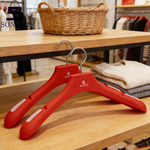 Cintres de mariée en plastique <span class=keywords><strong>rouge</strong></span> robustes et populaires avec crochet pivotant pour <span class=keywords><strong>robe</strong></span> de mariée et vêtements - Product Image 4