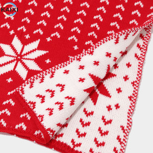 Ensemble Chaud d'Hiver Personnalisable : Bonnets, Gants et Écharpes Tricotés pour Femmes et Hommes – Collection Noël - Product Image 3