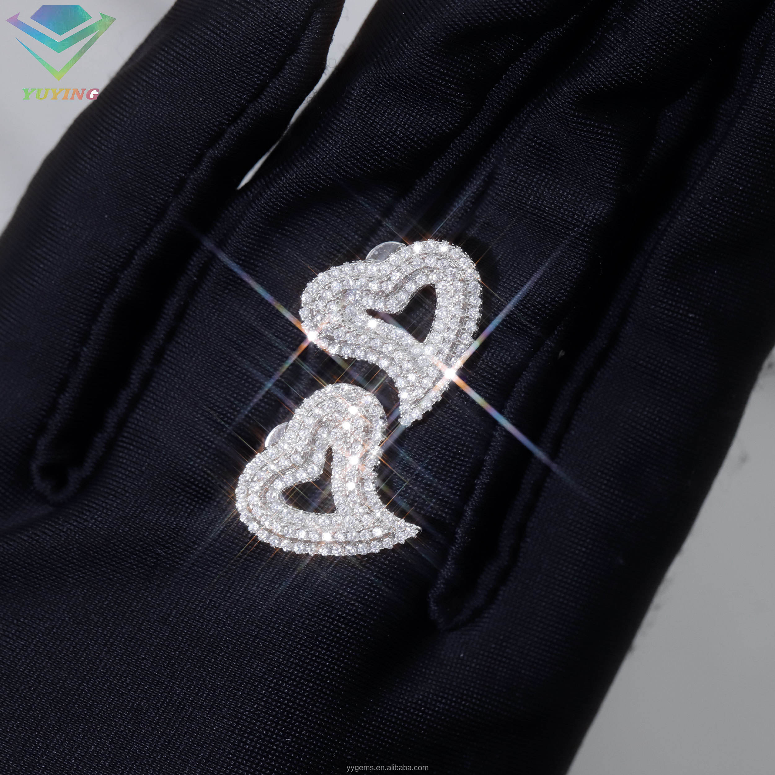 ต่างหูรูปหัวใจ