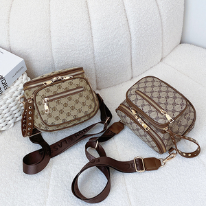 Sac à bandoulière tendance style vintage pour femme, motif géométrique, fermeture éclair en PU, doublure en polyester, antivol, portable pour usage quotidien - Product Image 6