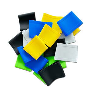 Vente en gros <span class=keywords><strong>de</strong></span> sangles antidérapantes en silicone pour protège-tibias <span class=keywords><strong>de</strong></span> football pour adultes et enfants - Product Image 6