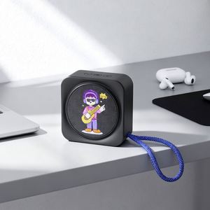 X919-1 Altavoz Inalámbrico para Exteriores Personalizado con Correa, BT5.3, IPX4 Impermeable, Batería de 500mAh, Portátil para Computadora y Camping - Product Image 4