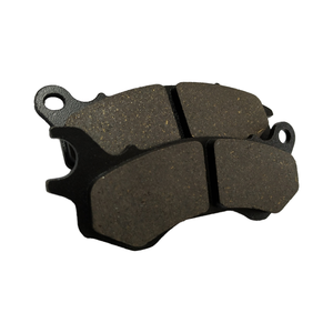 Plaquettes de frein de moto OEM pour <span class=keywords><strong>Honda</strong></span> <span class=keywords><strong>PCX</strong></span> 125/<span class=keywords><strong>135</strong></span> nouvel état avec un bon frottement - Product Image 2