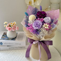 Bouquet de fleurs éternelles de luxe, roses mélangées, décoration pour la Saint-Valentin, la remise des diplômes, l'anniversaire, le mariage