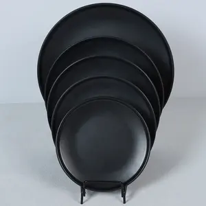 Wholesale Custom Black White Round Dinnerware Melamine Dinner Plates Unbreakable Plastic Sushi Flat Plate For Restaurant