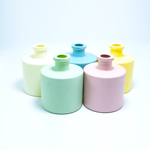 Bán Buôn Thiết Kế Độ<span class=keywords><strong>c</strong></span> Đáo Hộ Gia Đình Chai Nướ<span class=keywords><strong>c</strong></span> Hoa Tùy Chỉnh Mới Đến 120Ml Rõ Ràng Glass Vòng Rỗng Sang Trọng Reed Khuếch Tán Chai - Product Image 4