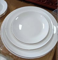 Assiettes à dîner en céramique de luxe personnalisées avec bord doré, assiettes plates blanches et vaisselle pour restaurant, mariage, événement