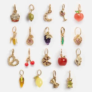 Jolis bijoux nouvelle mode fruits série fraise cerise émail <span class=keywords><strong>pendentif</strong></span> 14K plaqué or banane pêche <span class=keywords><strong>pomme</strong></span> breloques pour collier - Product Image 2