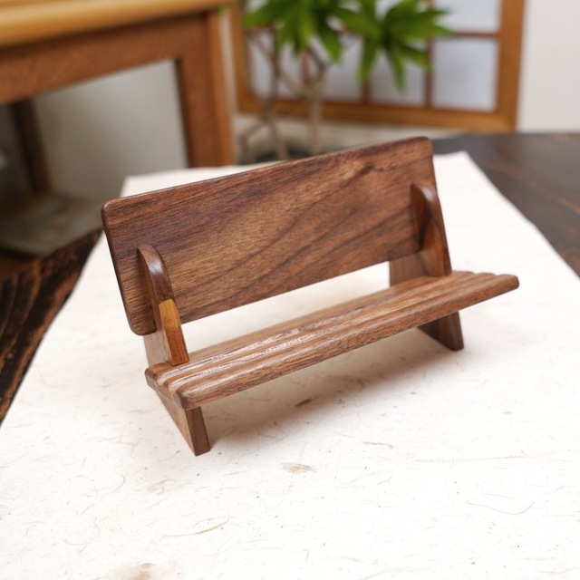 Small Walnut Solid Wood Stool Mobile Phone/Tablet Holder Creative Design for Desktop Ornament Pot Popular Bench Chair Ornament