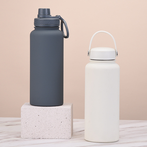 Bouteilles d'<span class=keywords><strong>eau</strong></span> <span class=keywords><strong>de</strong></span> sport <span class=keywords><strong>de</strong></span> grande capacité 1000ML avec logo personnalisé Tasse à boisson sous vide extérieure portable à double paroi en acier inoxydable avec couvercle - Product Image 6