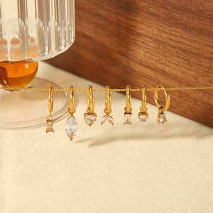 ต่างหูแฟชั่นทรงหยดน้ำ หัวใจประดับเพชรซิคอน ตัวเรือนสแตนเลสสตีลชุบทอง 18K เหมาะสำหรับงานปาร์ตี้ ต่างหูสำหรับผู้หญิง - Product Image 2