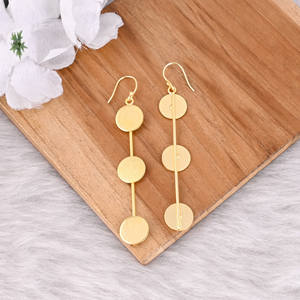 Pendientes Colgantes de Latón Antiguo para Mujer, Pendientes Geométricos Minimalistas, Pendientes de Diseño de Latón de Alta Calidad, Pedido al por Mayor - Product Image 4
