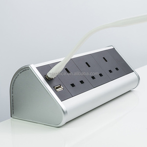 Sistema de salida de escritorio Uso comercial Extensión de alimentación de aleación de aluminio Enchufes fusionados individualmente Enchufe de mesa triangular 110 ~ 220V - Product Image 1