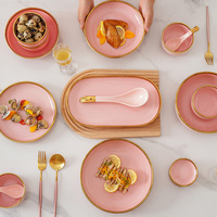 Service de table en céramique de couleur violette d'inspiration nordique, bords dorés, design de luxe de style européen, sans plomb ni cadmium, écologique, fait à la main