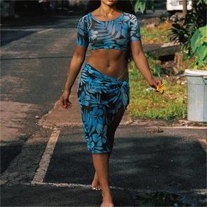Ensemble de bikinis sexy personnalisés avec bordure contrastante et paréo en maille transparente pour femme – Vente en gros de maillots de bain et tenues de plage - Product Image 2