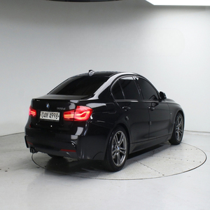 BMW 320d de alto rendimiento con paquete deportivo, automático, diésel WLTP, diseñado para una entrega de potencia emocionante y una adherencia segura en la carretera. - Product Image 2