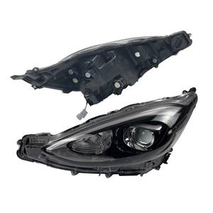Une paire de phares de voiture pour Toyota <span class=keywords><strong>Aqua</strong></span> 2017 2018 NHP10 1NZFXE 81130-52M10 81170-52M10 LED projecteur phares DRL - Product Image 1