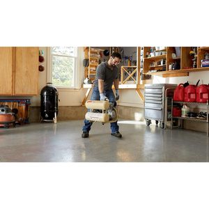Compresseur d'air Ingersoll Rand Twin Stack 2 CV 4 gallons portable avec manomètre analogique et raccord rapide pour usage en atelier - Product Image 6