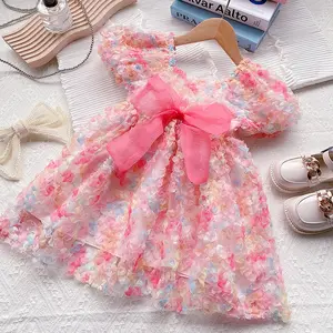 子供のピンクの服の女の子のパフスリーブドレス2024夏の新しい小さな女の子の立体的な花の妖精のプリンセスドレス
