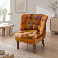 Großhandel Maßgefertigter Bohemian-Akzentstuhl mit Logo, Handgefertigter Kantha-Patchwork-Sessel, Premium-Geschenk, Einzelsofa mit Holzbeinen, OEM ODM