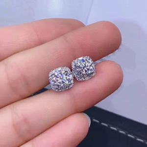 Orecchini E3408 in Oro Bianco con Diamanti Taglio Brillante Rotondo Colore D Certificati GIA Stile Classico da Donna per Fidanzamento - Product Image 4