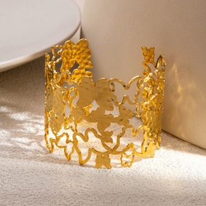 Pulsera Hueca de Acero Inoxidable de Lujo con Baño de Oro de 18K, Diseño Fresco y Dulce, para el Verano, Brazaletes de Moda - Product Image 4