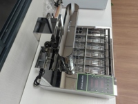 Mini machine à beignets à six rangées, type électrique automatique avec écran numérique, machine à faire des mini beignets en stock, mini fabricant de beignets