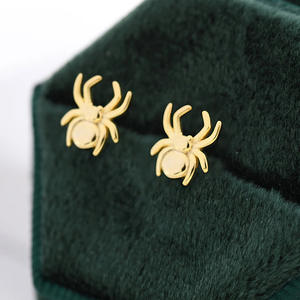 Orecchini a perno con ragno dorato, gioielli alla moda da donna, design a forma di piccolo animale, placcati in argento 925, ipoallergenici - Product Image 4