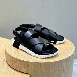 Nouvelles sandales décontractées polyvalentes en cuir véritable à bride croisée et talon compensé, pour homme, idéales pour l'été et la plage - Product Image 3