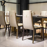 Table de salle à manger ronde moderne avec dessus en marbre et socle en bois Furnistyle