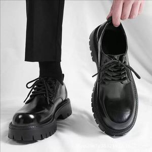 Chaussures habillées noires de luxe pour hommes, grande taille, collection Printemps 2025, à lacets, plateforme, personnalisables, avec sacs assortis - Product Image 1