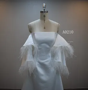 Свадебное платье с перьями