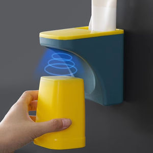 Support de rangement mural innovant sans perçage, style luxe léger, pour gobelets de bain de bouche et brosses à dents, organisateur de salle de bain pour couple, vente en gros - Product Image 3