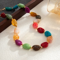 Colliers bohèmes multicolores en résine irrégulière pour femmes, collier ras du cou vintage pour femme, accessoires de mode, bijoux cadeau