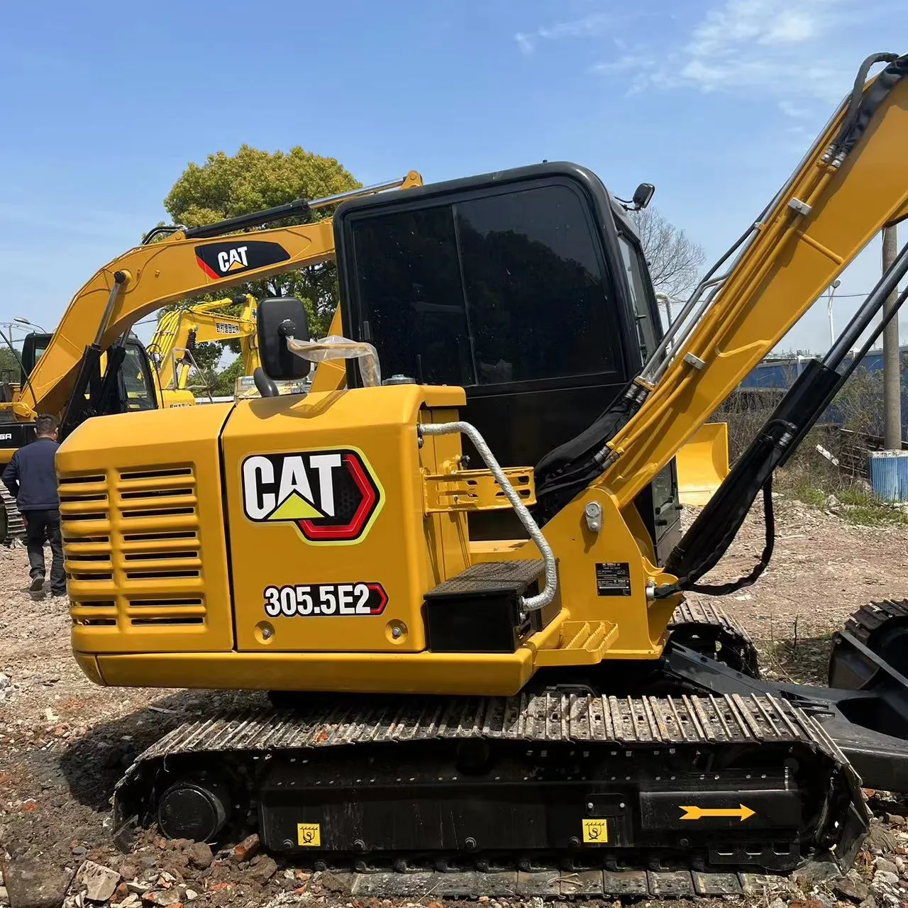 Ekskavator Bekas Cat 305.5e2 Harga Murah Kinerja Superior