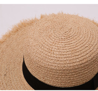 Chapeau de soleil en raphia à large bord pour femme, à calotte plate et bords bruts, idéal pour l'été, la plage, les vacances, les loisirs en bord de mer et les activités de plein air