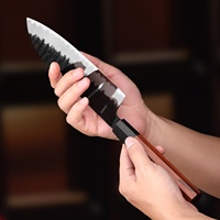 Couteau Santoku forgé sur mesure, manche en bois, couteau de cuisine japonais fait main pour couper la viande, les légumes et le poisson