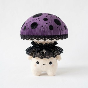 Giocattolo Fungo Decorativo Personalizzato con Dettagli in Pizzo, Bambola Morbida con Faccina Triste per Decorazione Cameretta e Regalo - Product Image 2
