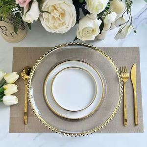 Assiettes de Présentation Dorées Transparentes pour Mariage – Vente en Gros, Réutilisables, 13 Pouces, Classiques, Rondes, en Plastique – Support Inclus - Product Image 4