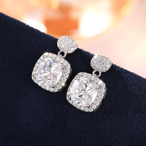 Orecchini a Perno Geometrici Ovali Quadrati con Zirconi per Donne, Gioielli Eleganti e alla Moda - Product Image 1