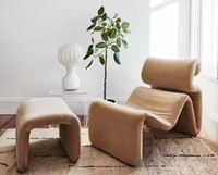 Chaise longue design moderne avec siège et dossier en fibre de verre ondulée pour la salle à manger et la chambre à coucher, pouf inclus