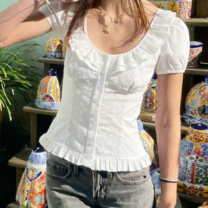 Blusa Casual Texturizada de Verano para Niñas, con Volantes, Encaje, Botones al Frente y Manga Corta, Color Sólido - Product Image 3